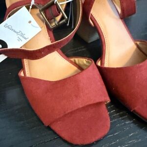 Universal Thread Women's Burgundy Heeled Sandals